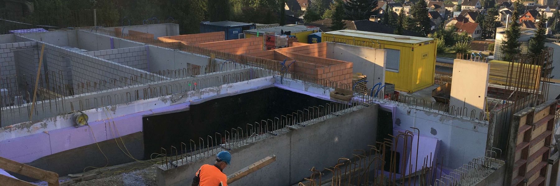 September 2020: Geschoss für Geschoss arbeiten sich die Terrassenhäuser nach oben